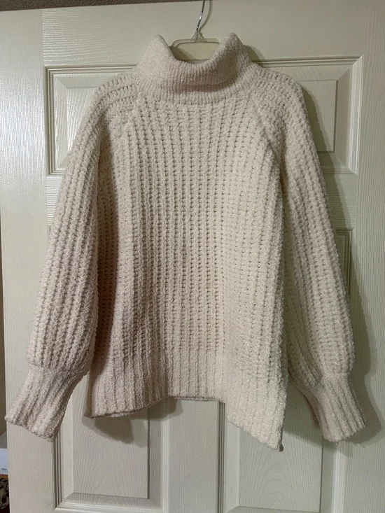 Cream Turtleneck Chunky Knit Sweater - Picture 2 of 8